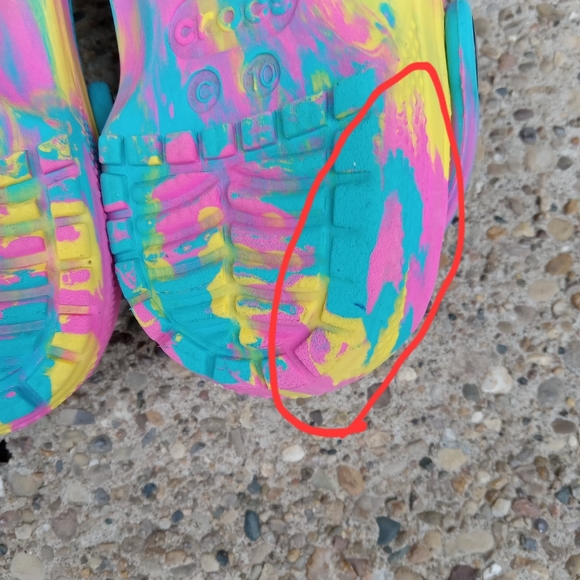 Size 10 crocs - Picture 13 of 14